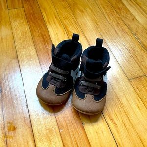 NEW Black, brown, and white Carters infant shoes size 0-3 month.